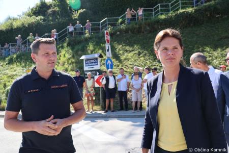 Začasni most v Stranjah povezal levi in desni breg Kamniške Bistrice (18)